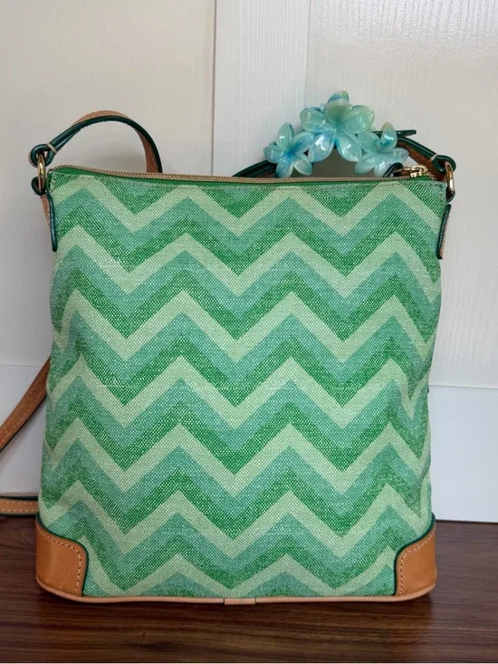 Dooney Bourke Chevron Crossbody Bag - Picture 6 of 10